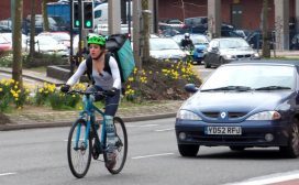 kabinet strijde big tech amazon investeert deliveroo