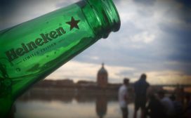 En verder: Bevriezen pensioenleeftijd kost 20 miljard extra; Action groeit flink door nieuwe winkels en Sjoerd van Schooten naar Stage Entertainment Nederland.