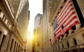 Waar een burn-out in Nederland bijna normaal geworden lijkt, heerst in Amerika nog steeds een groot taboe om opgebrand te raken. Burn-out expert Mascha Mooy doet onderzoek naar het fenomeen op Wall Street en in Silicon Valley.