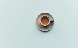Op kantoor gebeuren een hoop vreemde dingen, en wat zou er fijner zijn dan een neutrale bron die je advies kan geven? Ontmoet Alice van Ask a Manager. Elke week beantwoordt zij vragen van een lezer. Deze week: mijn manager heeft een kandidaat afgewezen, maar ik had het idee dat we een leuke klik hadden. Kan ik hem mee uitvragen?