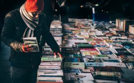 Het is een wekelijkse bezigheid van groten als Bill Gates en Mark Zuckerberg: boeken lezen. Maar hoe kom je daaraan toe naast alle andere dingen die je al moet klaarspelen?