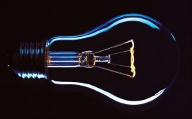 Veel innovatieve bedrijven laten hun werknemers zelf ideeën genereren. Enerzijds een goede insteek; want niemand heeft meer expertise. Anderzijds een valkuil: mensen neigen hun eigen ideeën te overschatten. Hoe voorkomen we dit?