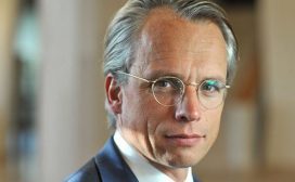 Na minder dan een jaar stapt Maurits Duynstee weer op bij Deutsche Bank, waar hij leiding gaf aan de zakenbank van de Benelux. Een profiel van de man die bij ING carrière maakte.