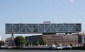 En verder: VEON doet bod op Egyptische dochter; CO2-heffing GroenLinks doodsteek voor Tata Steel en "Obligatiekoning" Bill Gross met pensioen.